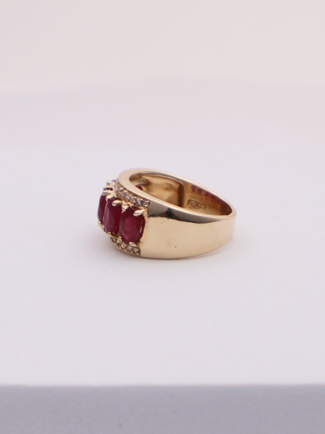 14k Gold Ruby & Diamond Ring