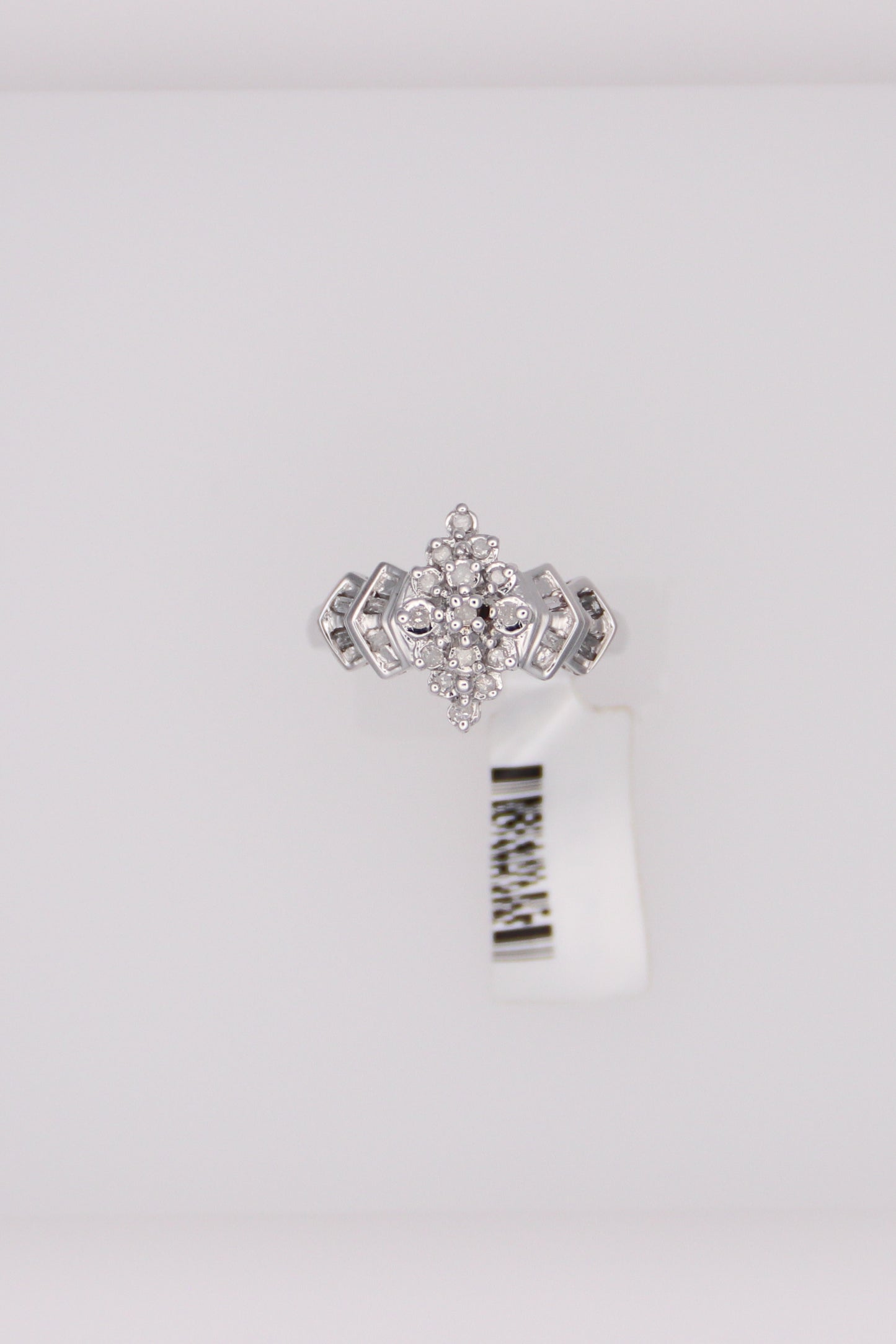 10k White Gold Diamond Ring
