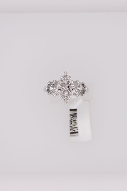 10k White Gold Diamond Ring