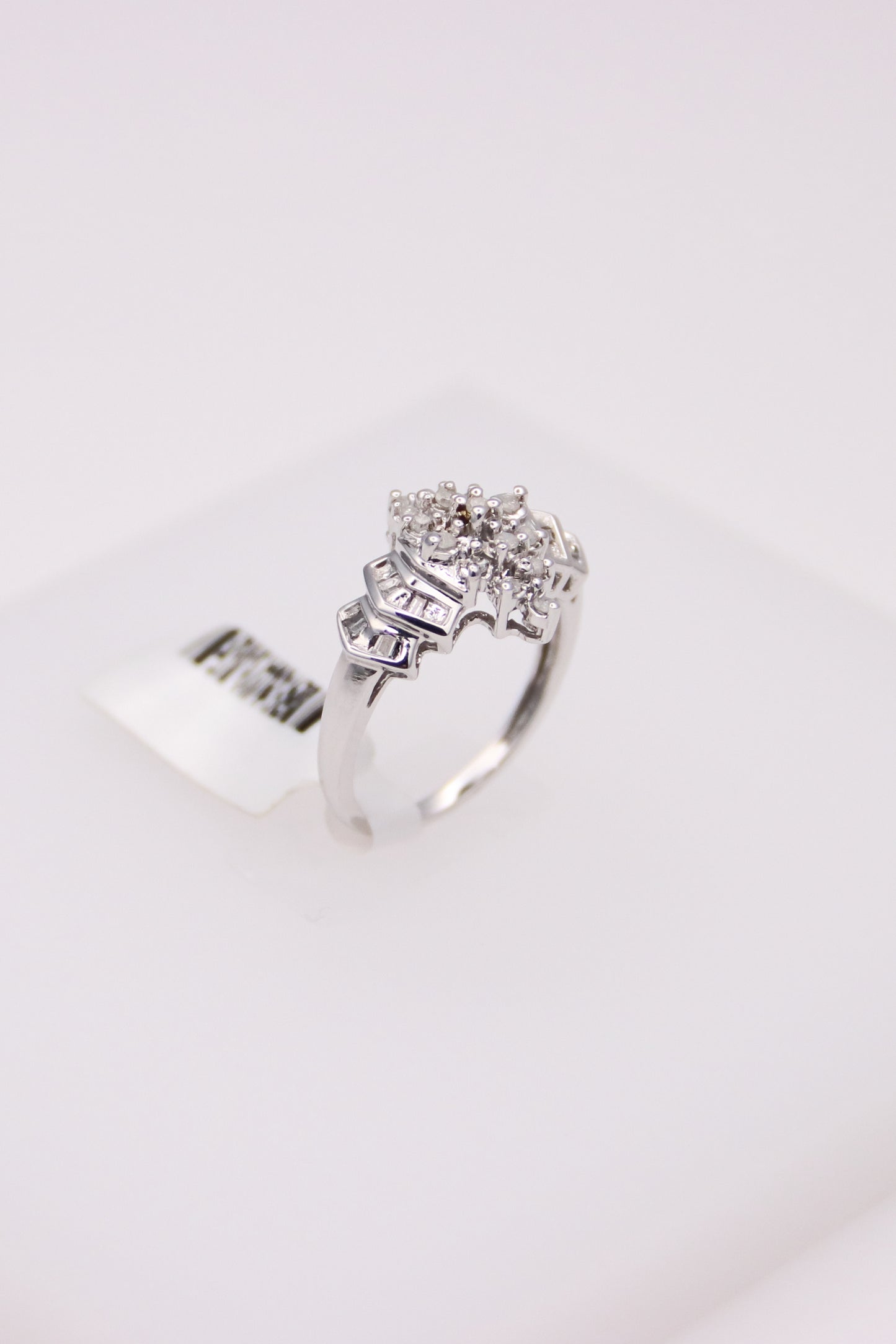 10k White Gold Diamond Ring