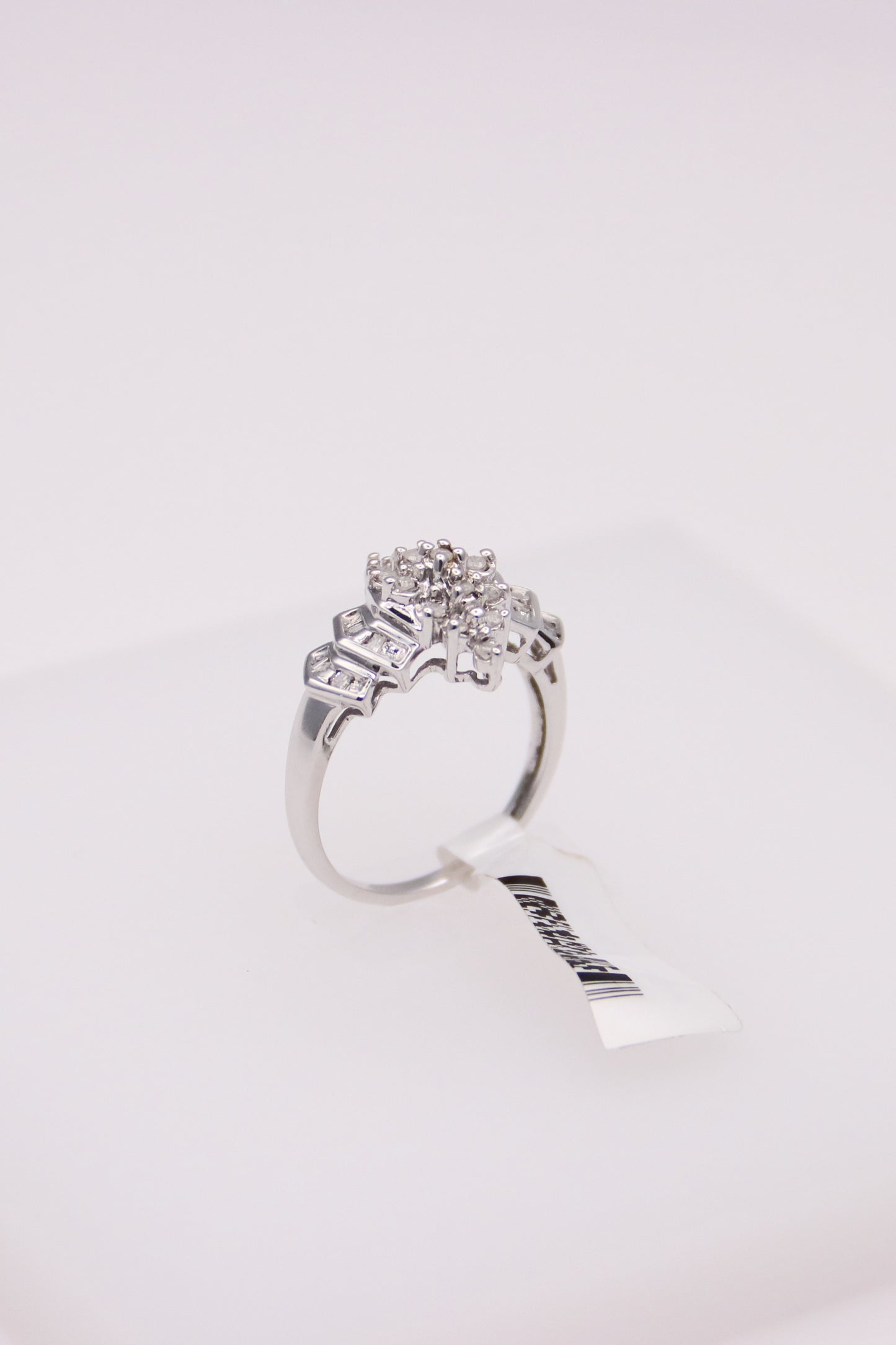 10k White Gold Diamond Ring