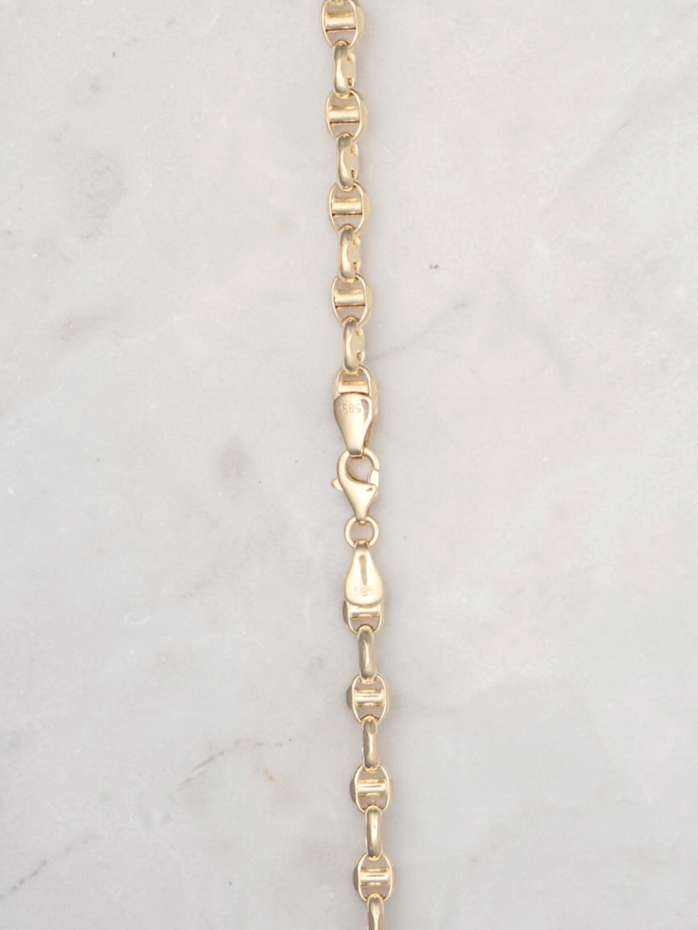 Zafrah 14k yellow gold mariners link chain necklace featuring a 4.5mm width and secure lobster clasp closure
