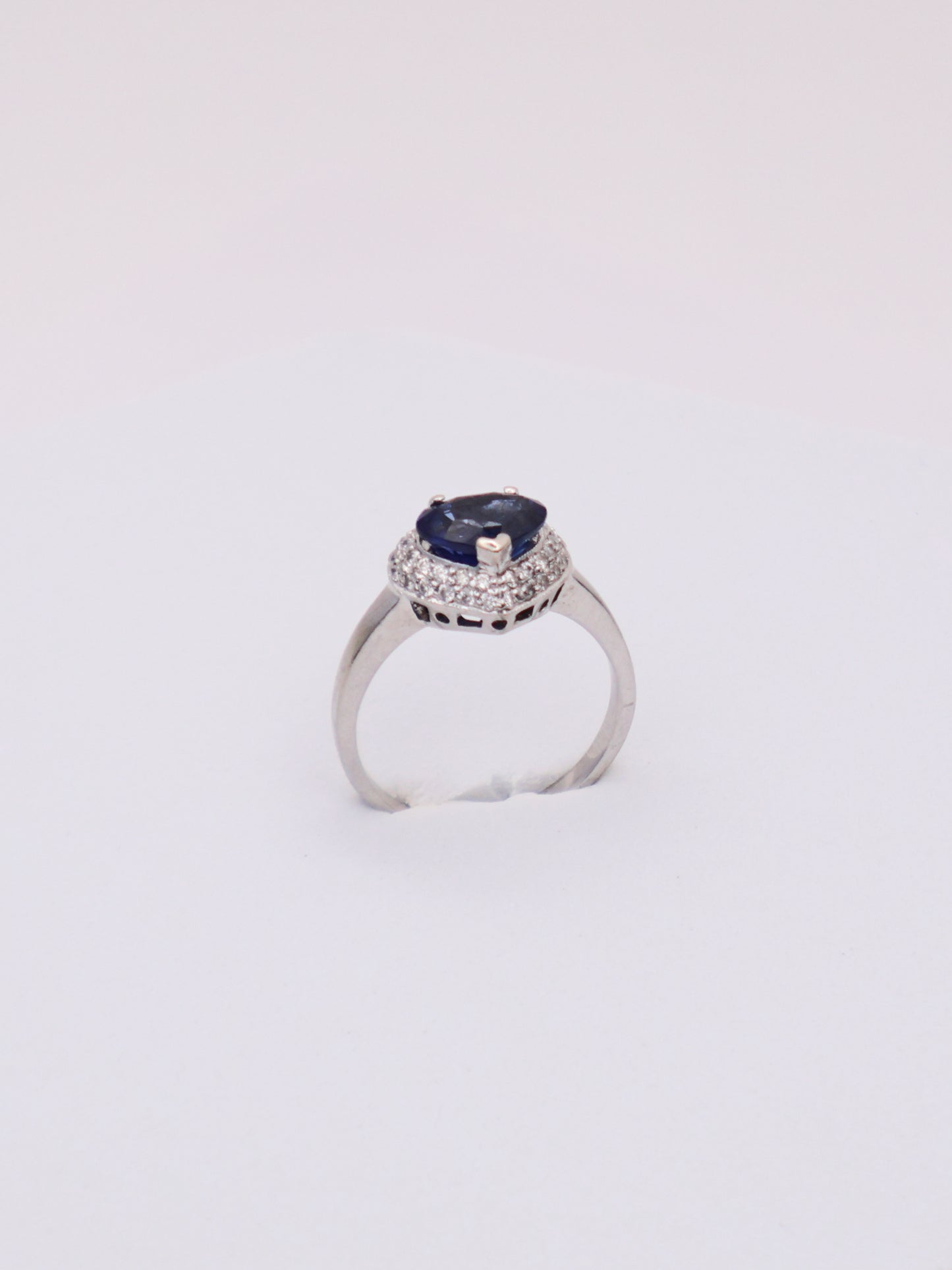 14k White Gold Sapphire Heart & Diamond Ring