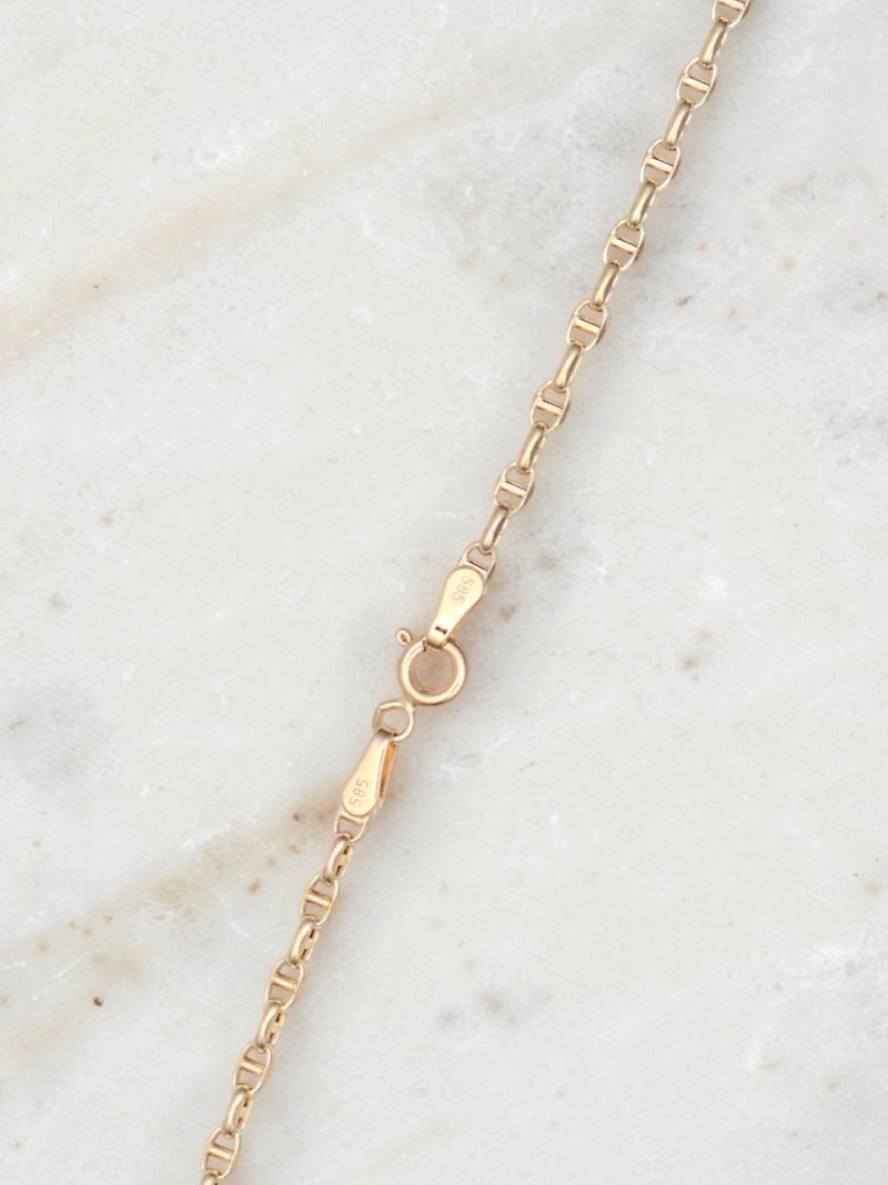 Zafrah 14k yellow gold 2.5mm mariners link chain necklace, 19.5 inches long with a spring ring clasp.