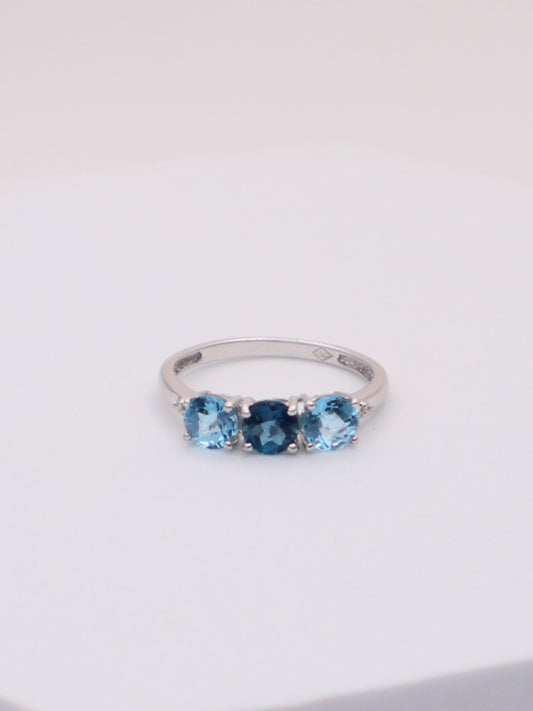 10k White Gold Blue Topaz Ring