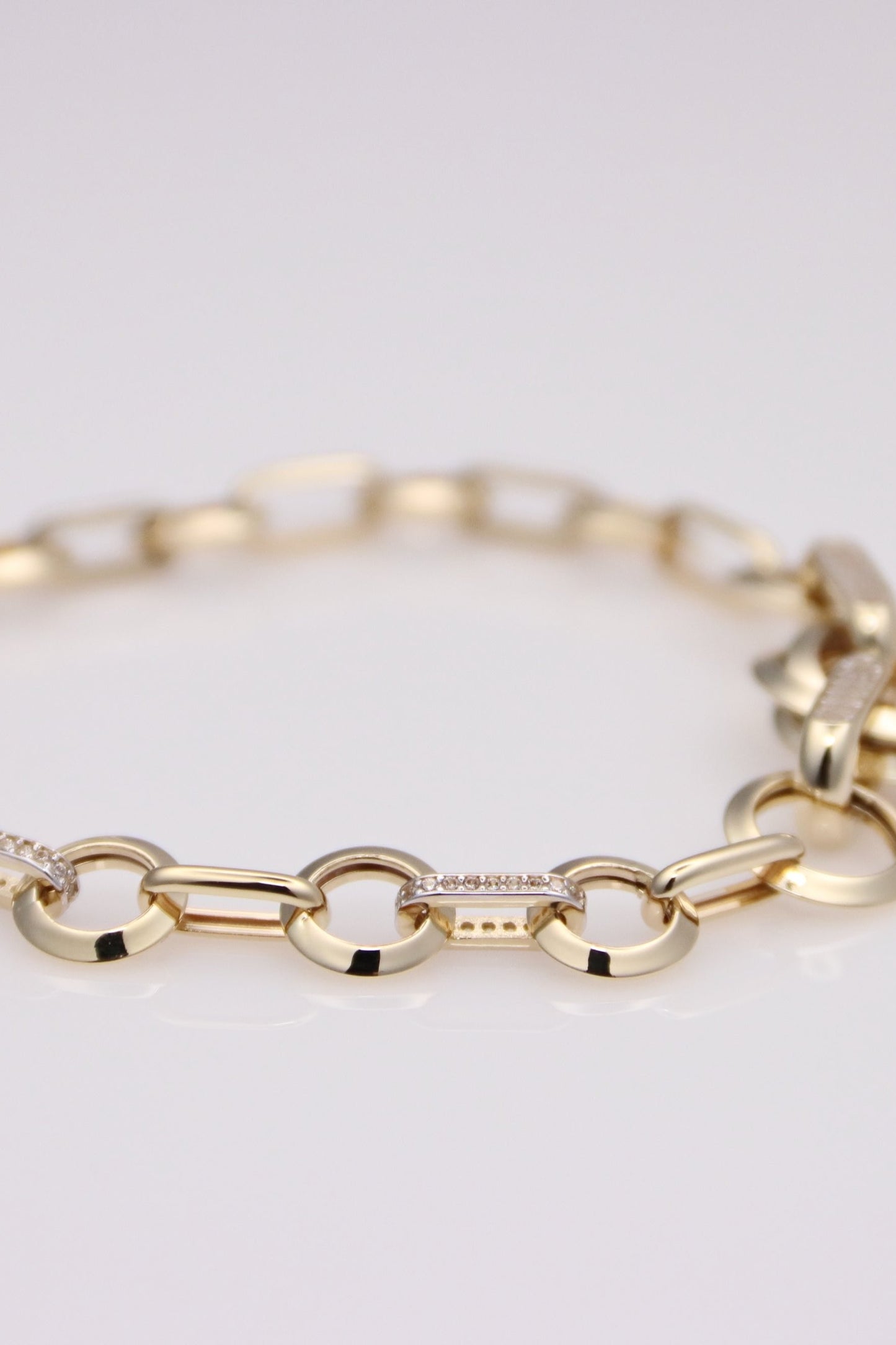 14k Gold Round and Oval Links Bracelet