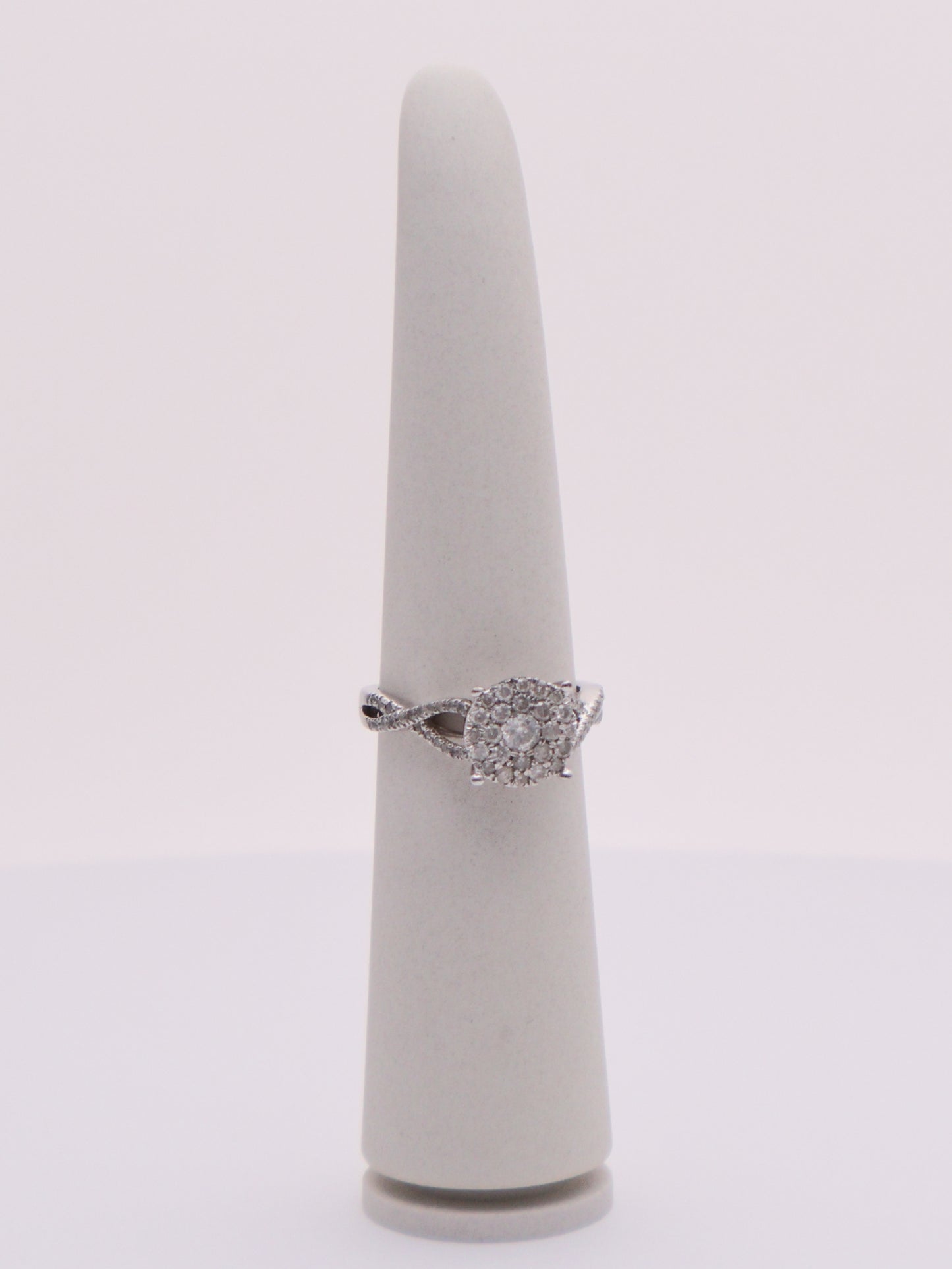 10k WG Round Diamond Cluster Ring