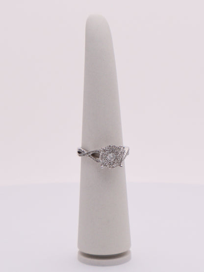 10k WG Round Diamond Cluster Ring