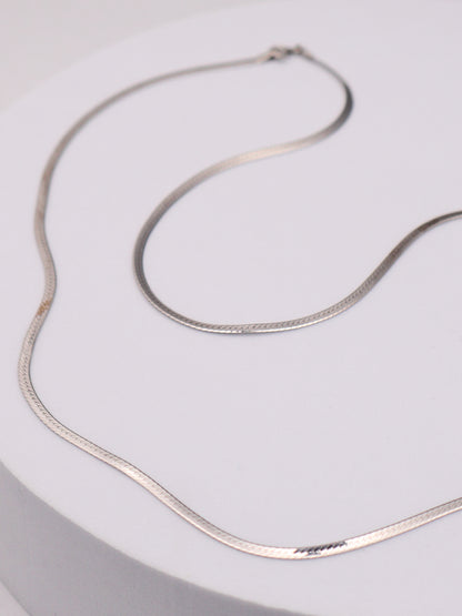 14k WG Herringbone