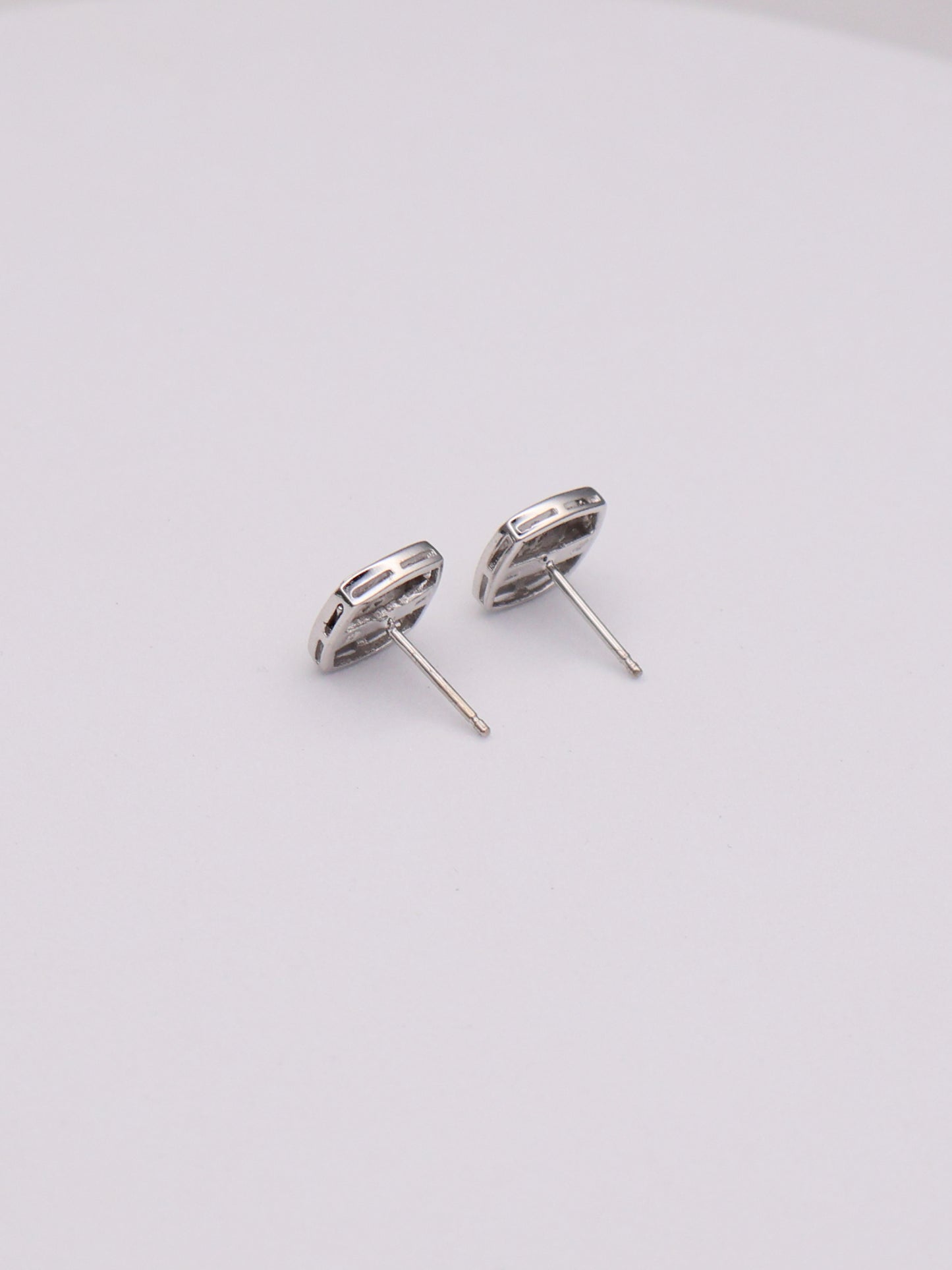 10k WG Diamond Earrings