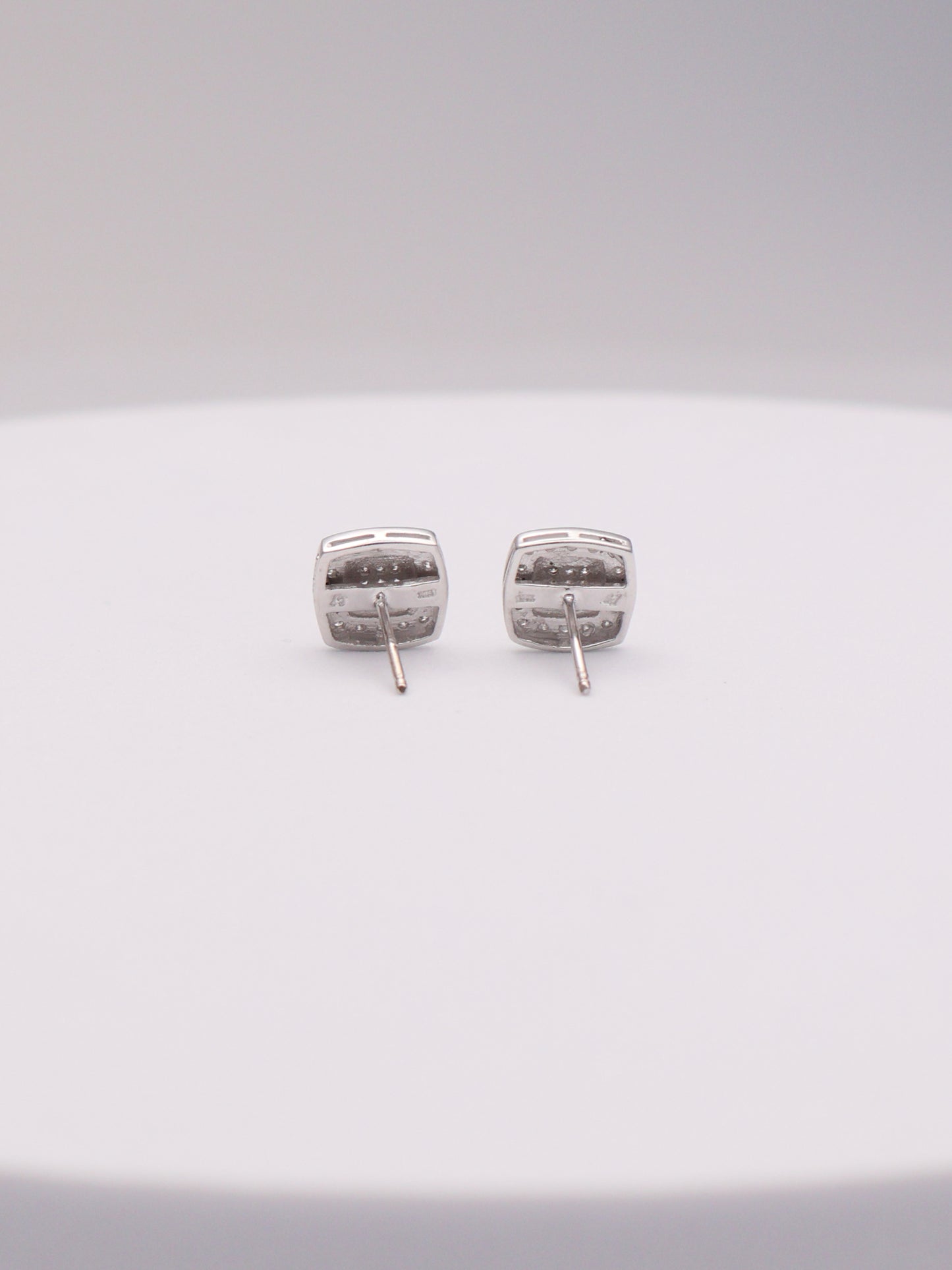 10k WG Diamond Earrings
