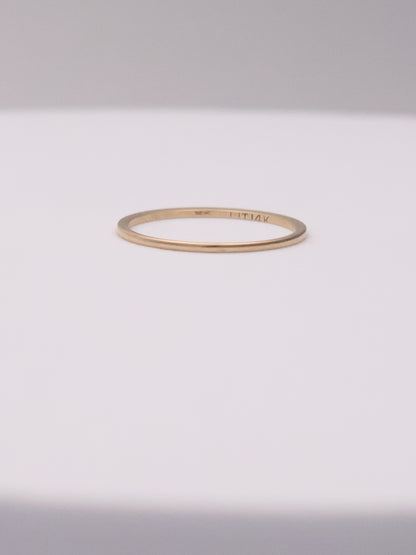 14k Thin Band Ring