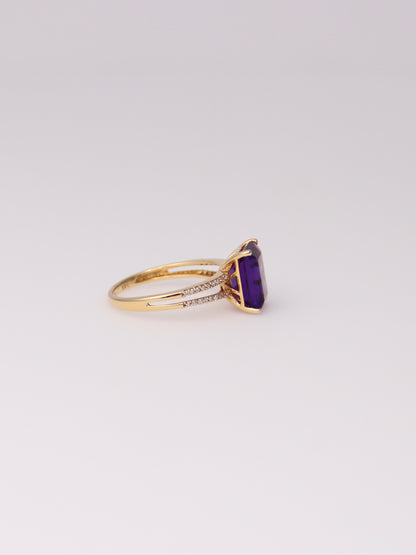 14K Yellow Gold Amethyst and Diamond Ring