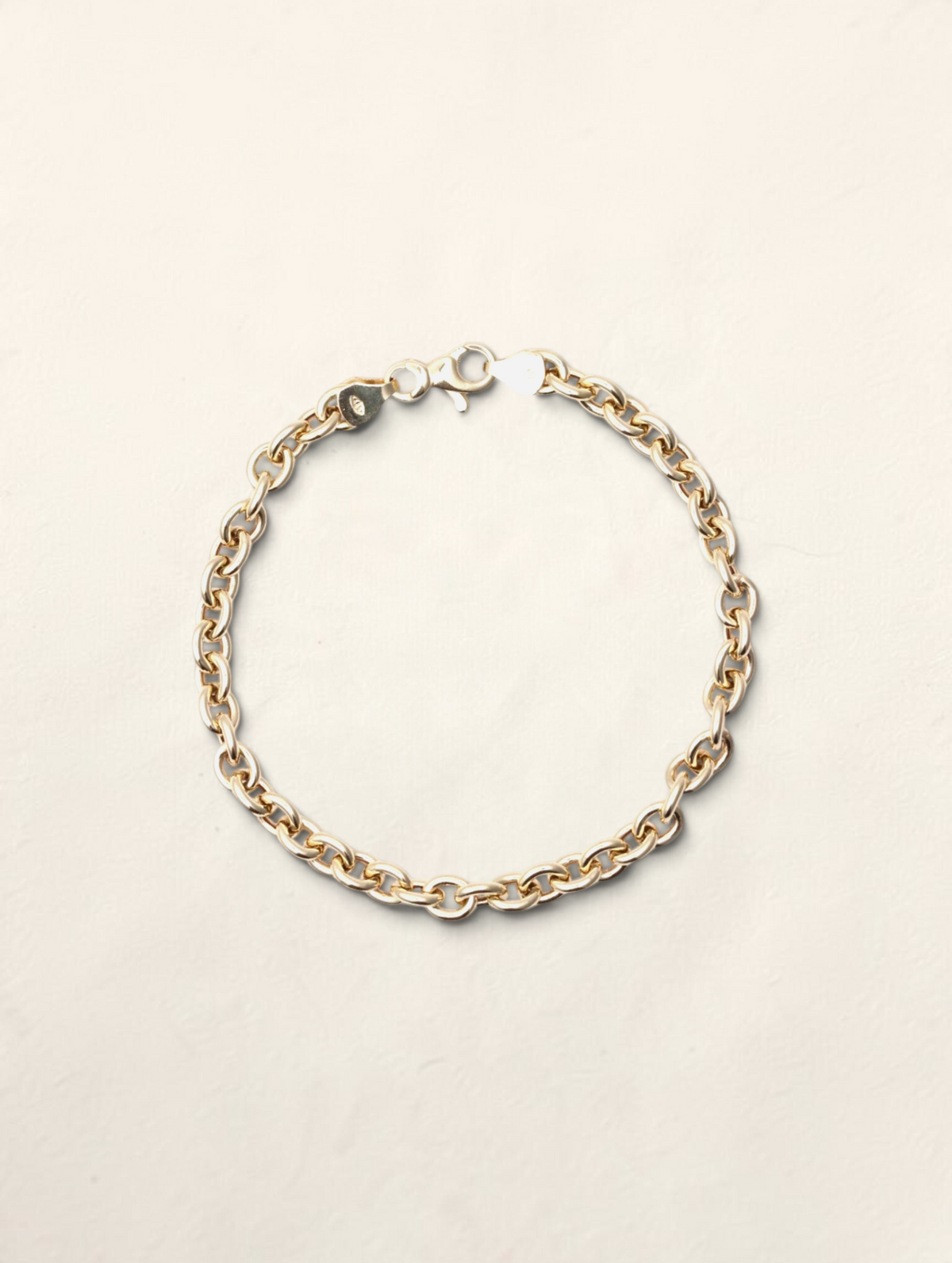 Zafrah 14K yellow gold rolo link bracelet with a lobster clasp, 7.5 inches long and 5.25mm wide.
