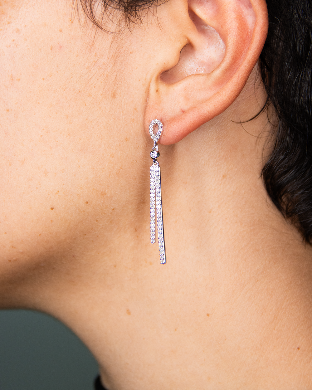 14K White Gold Diamond Dropdown Earrings