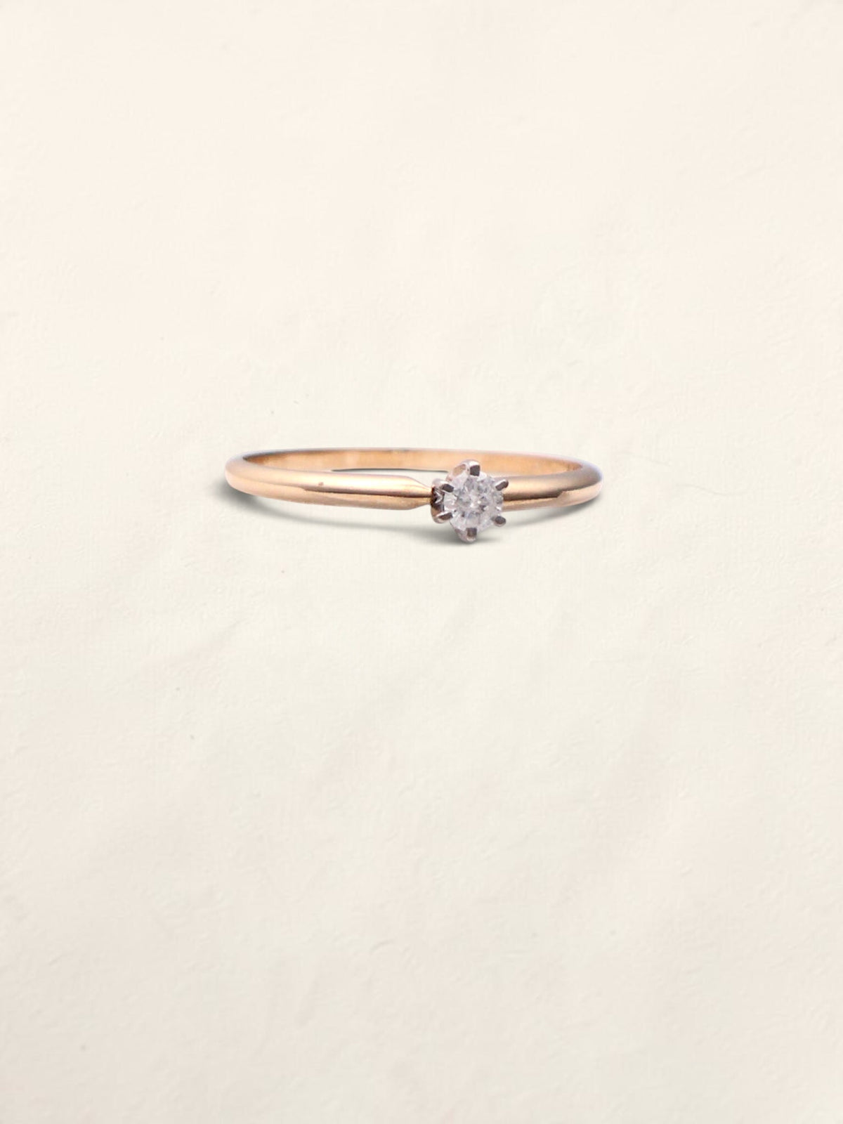 10k Round Diamond Solitaire Ring