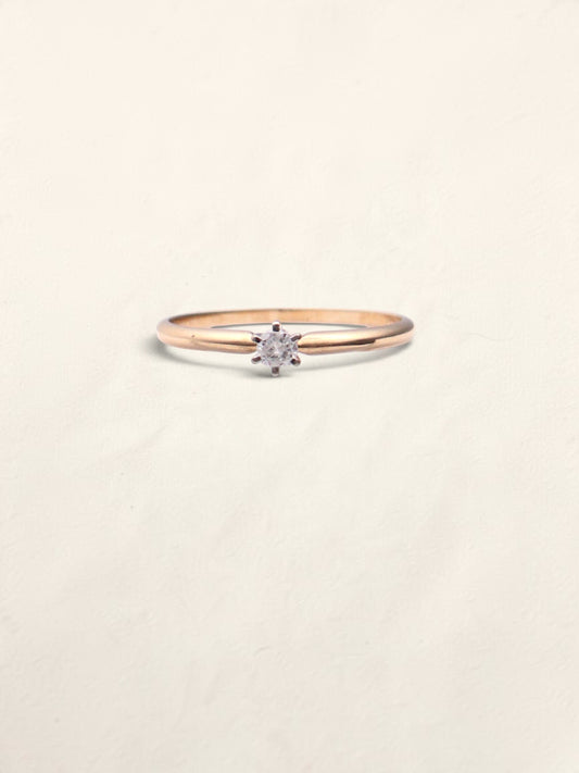 10k Round Diamond Solitaire Ring