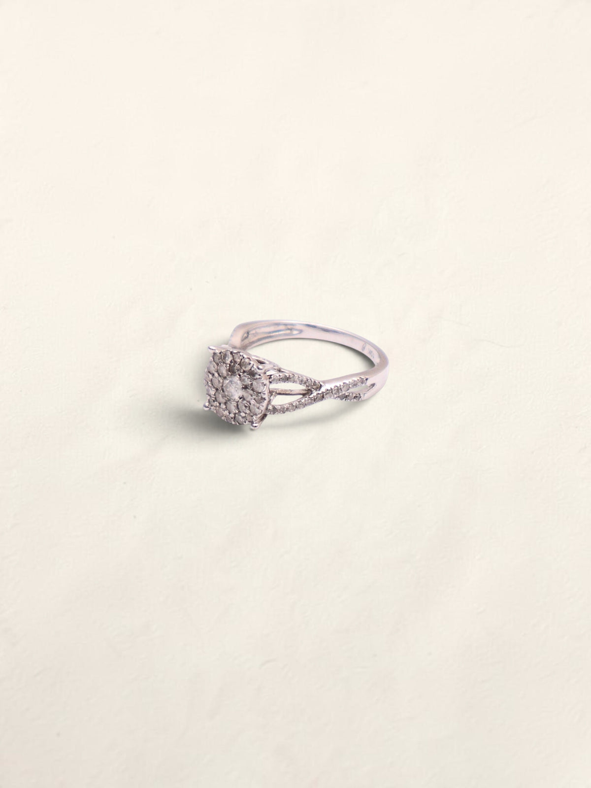 10k WG Round Diamond Cluster Ring