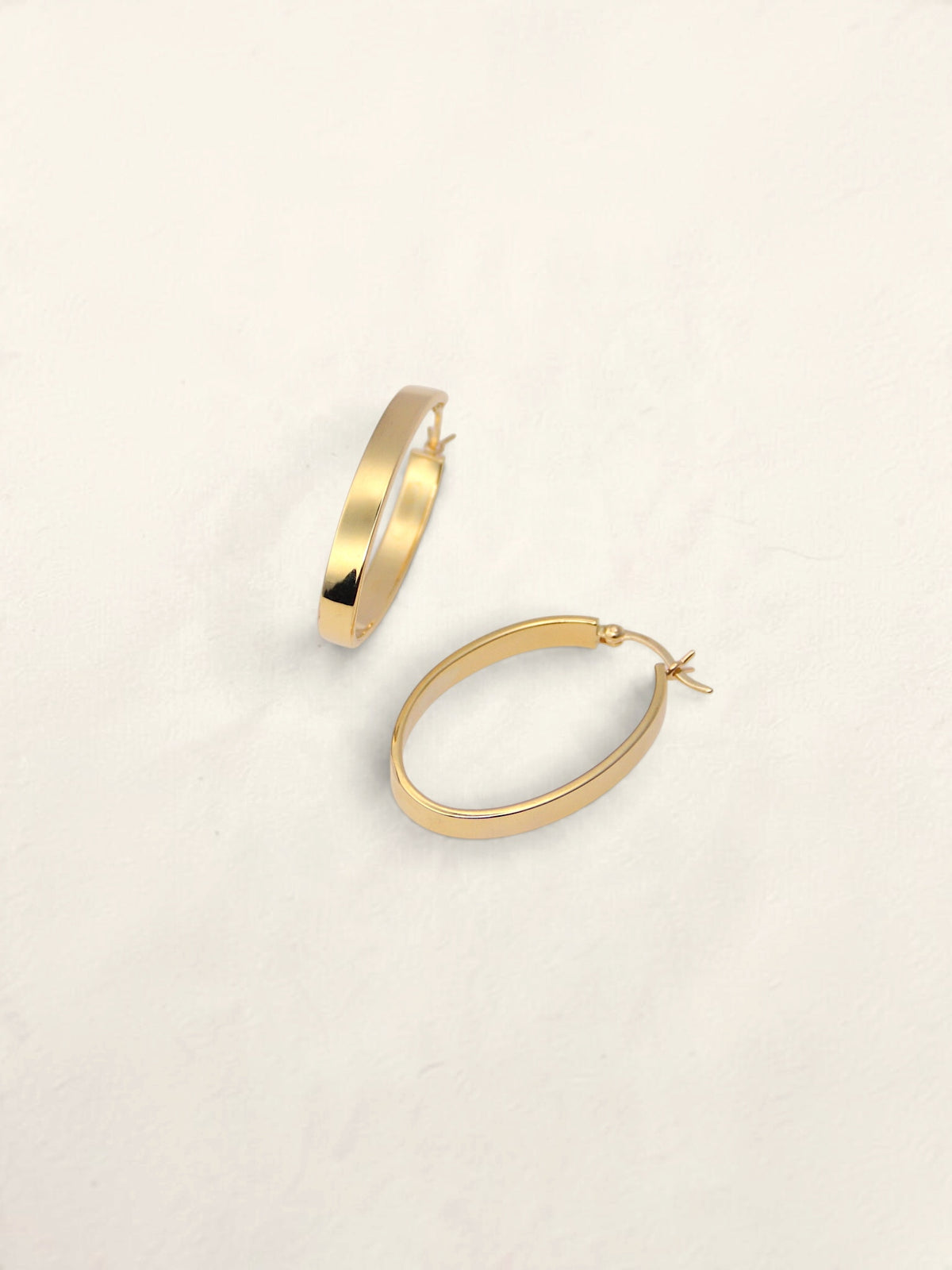 18K Yellow Gold Oval Hoops