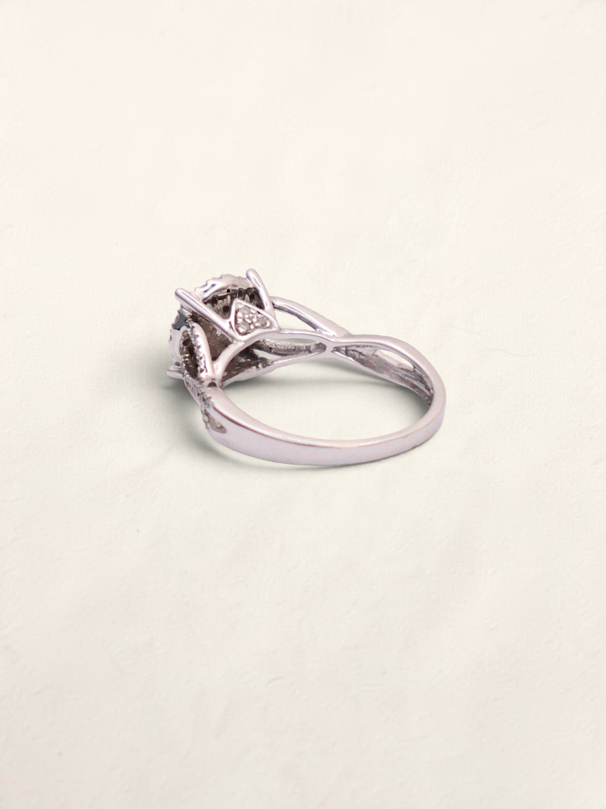 10k WG Round Diamond Cluster Ring
