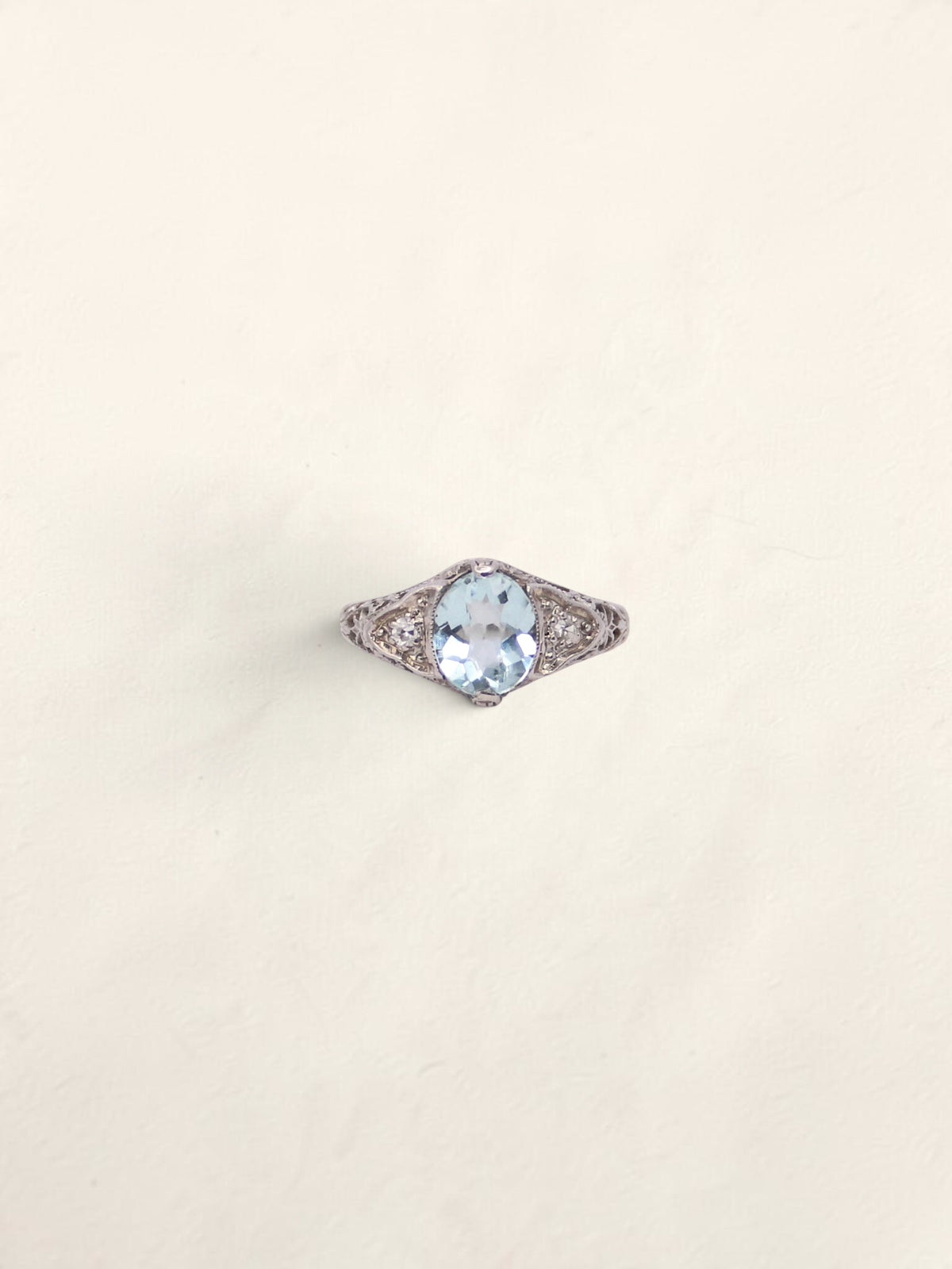 18K White Gold Vintage Aquamarine Diamond Ring
