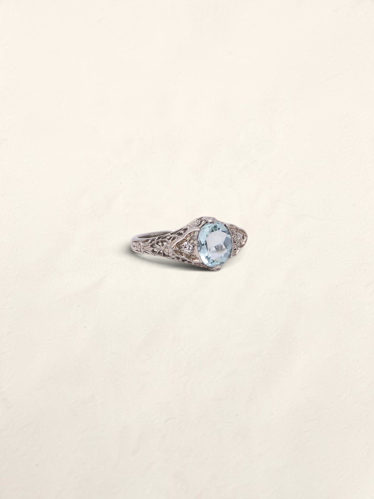 18K White Gold Vintage Aquamarine Diamond Ring