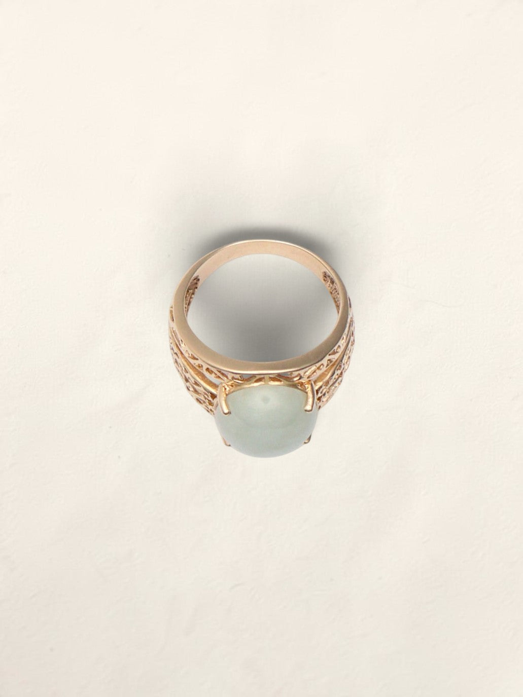 14k Oval Jade Ring