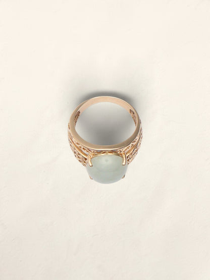 14k Oval Jade Ring