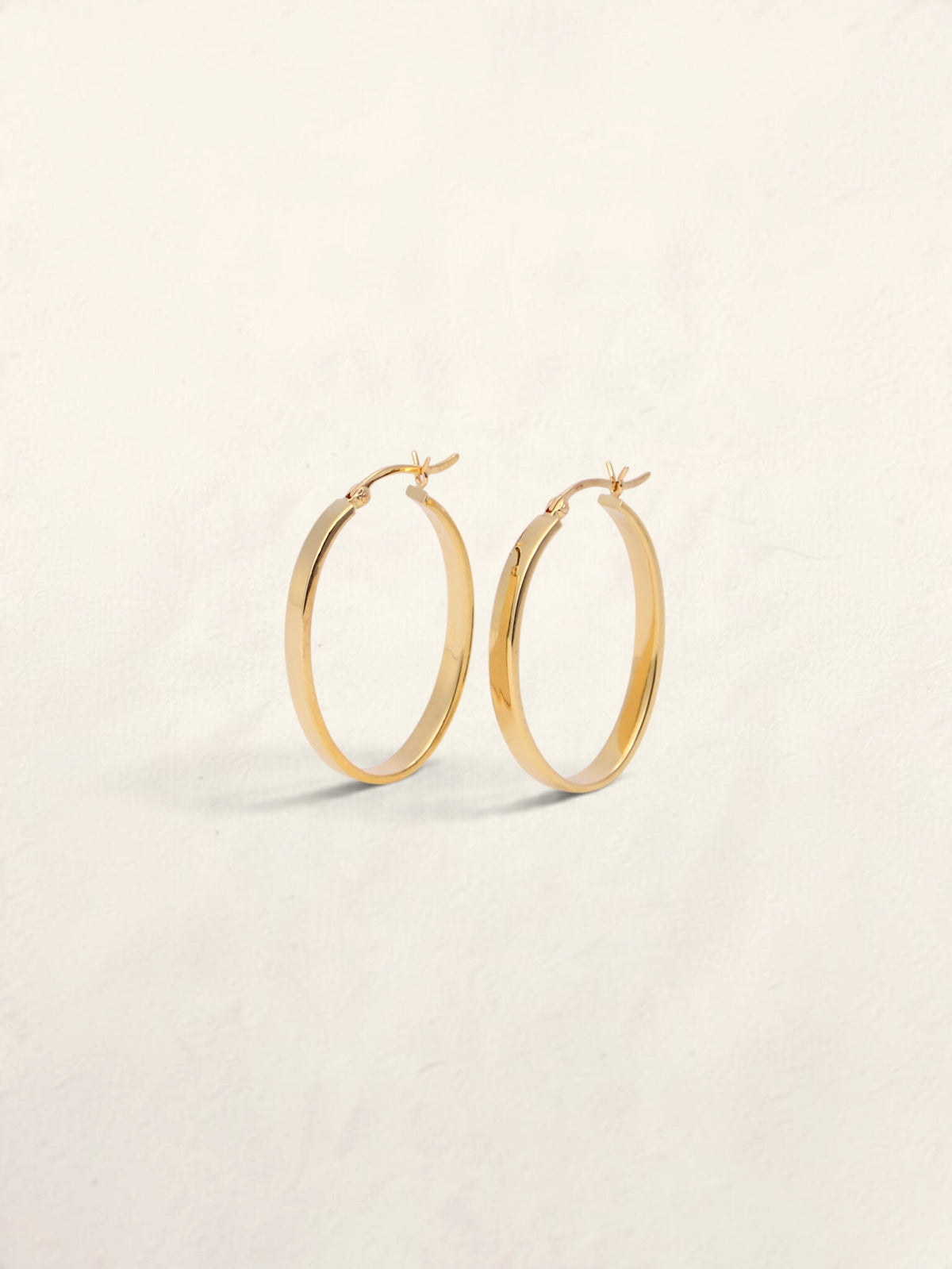 18K Yellow Gold Oval Hoops