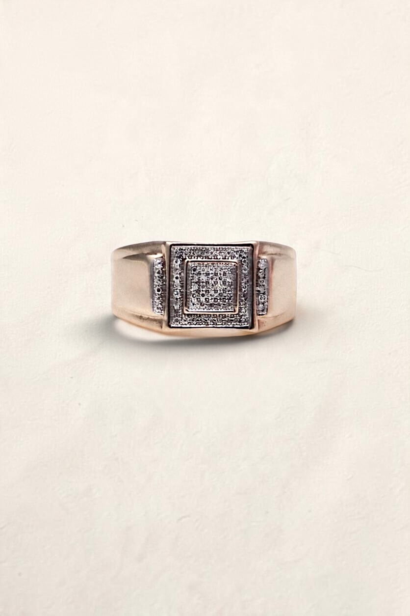 10K Graduated Moissanite Ring