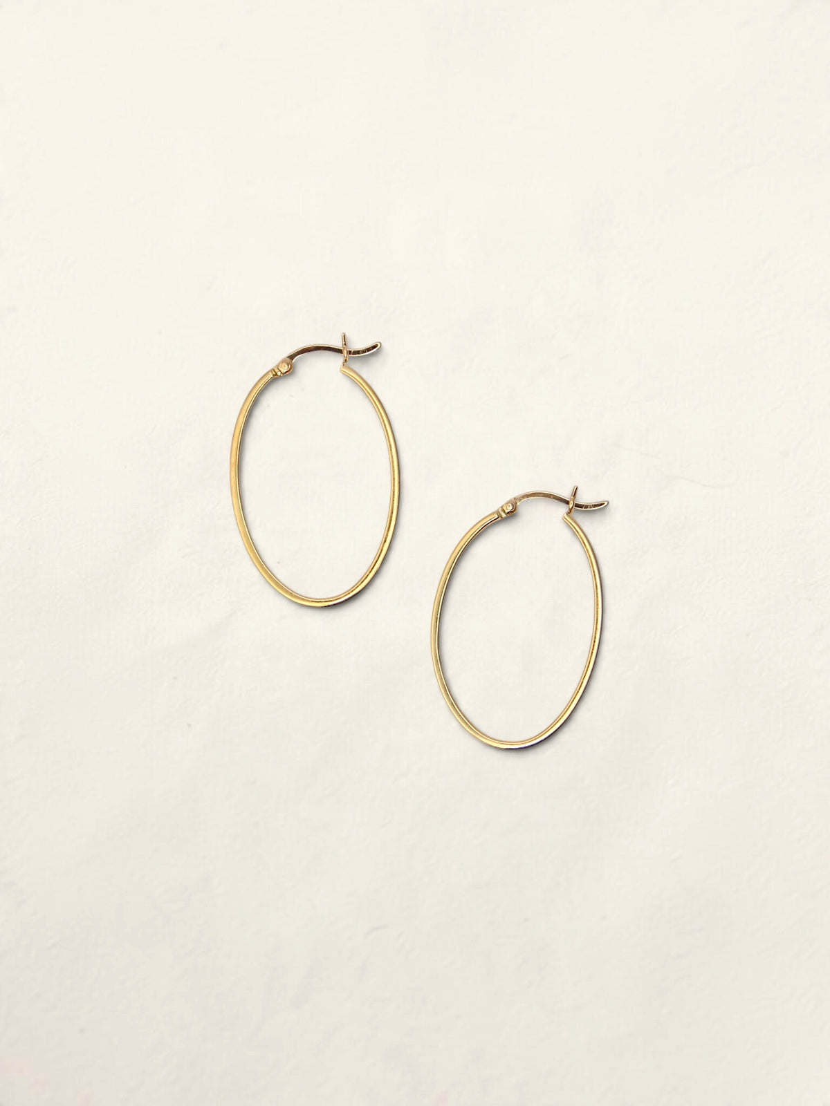 18K Yellow Gold Oval Hoops