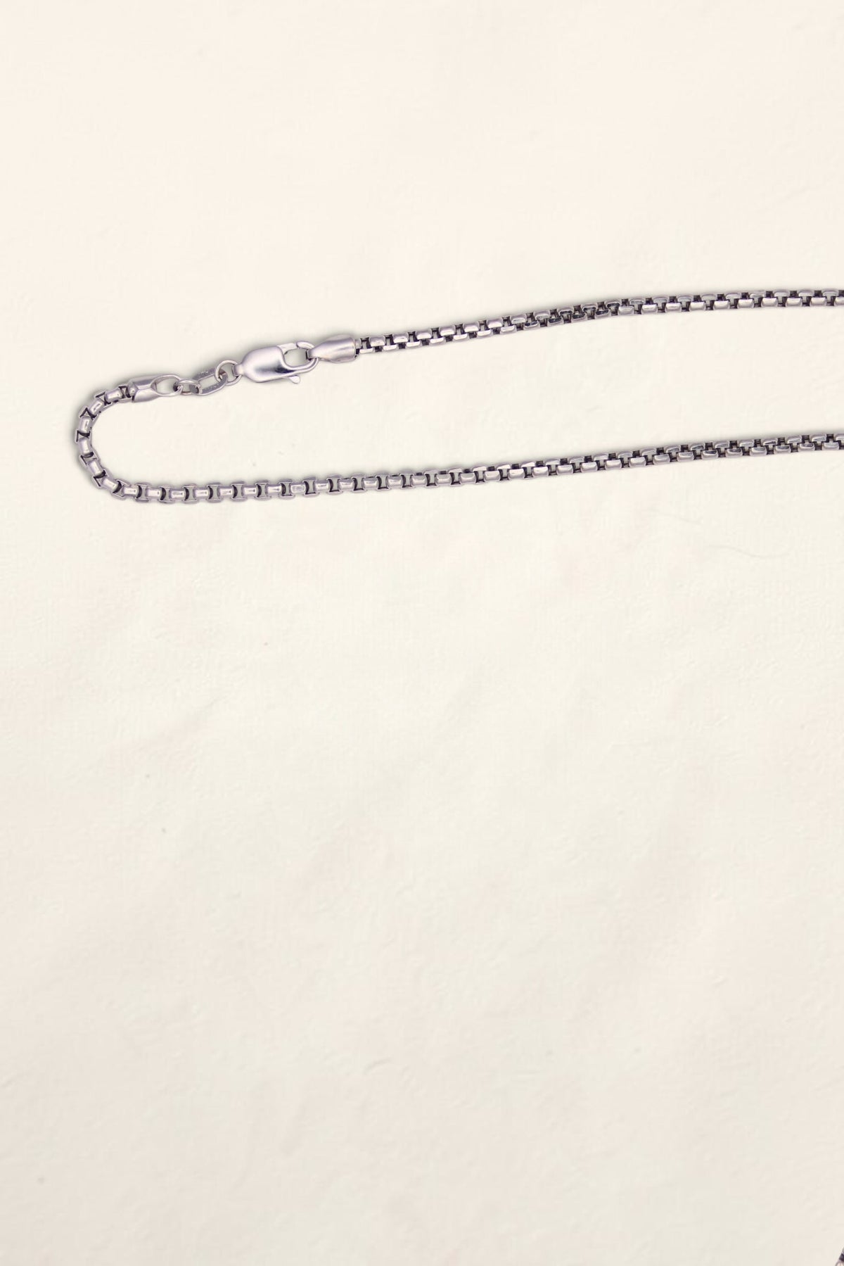 14K White Gold Rounded Box Necklace