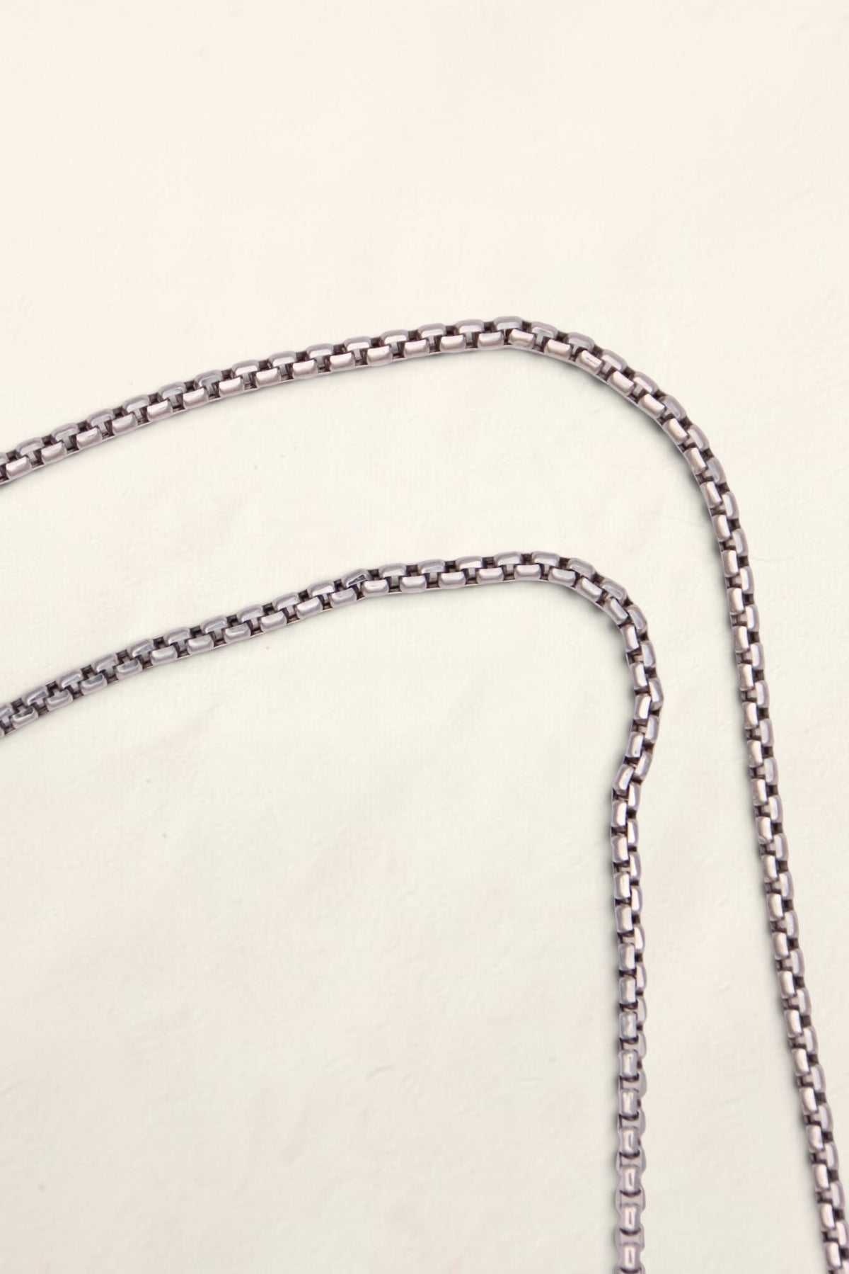 14K White Gold Rounded Box Necklace