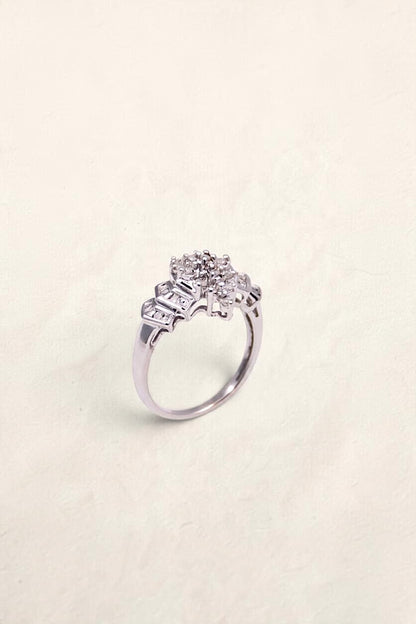 10k White Gold Diamond Cluster Ring