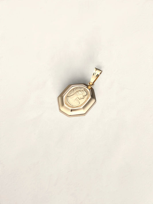 14k Gold Cameo Pendant