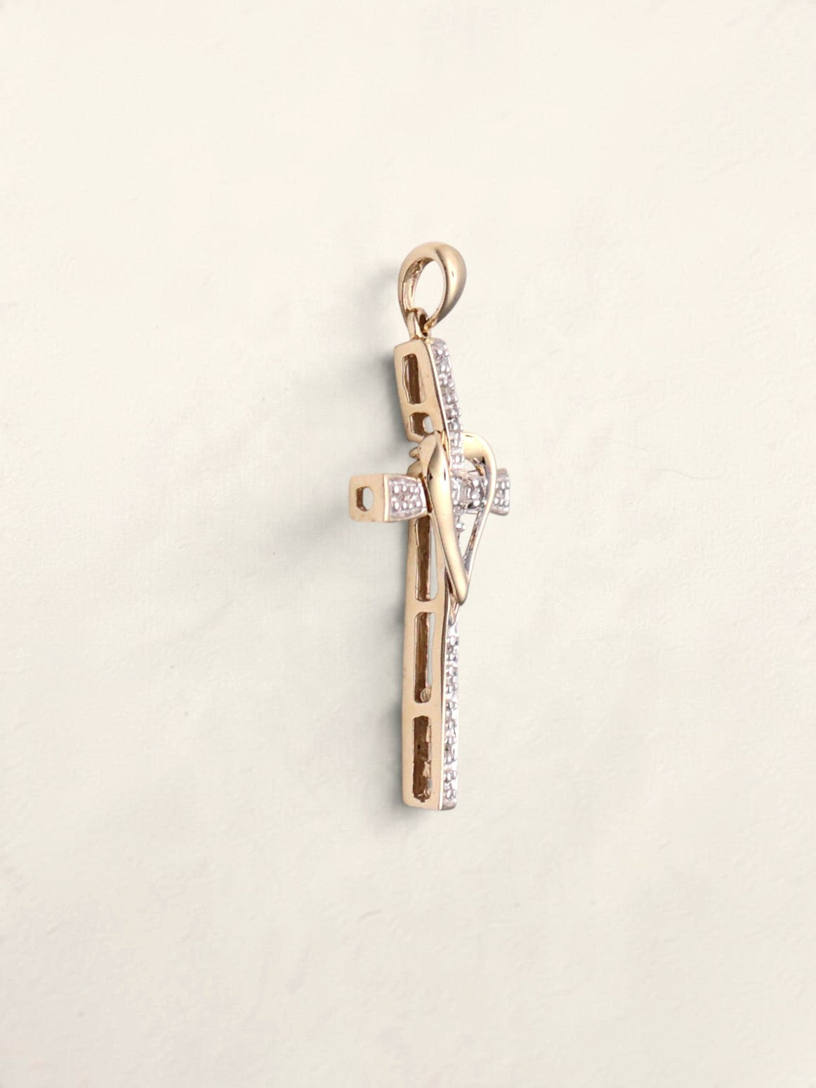 10k Diamond Heart Cross