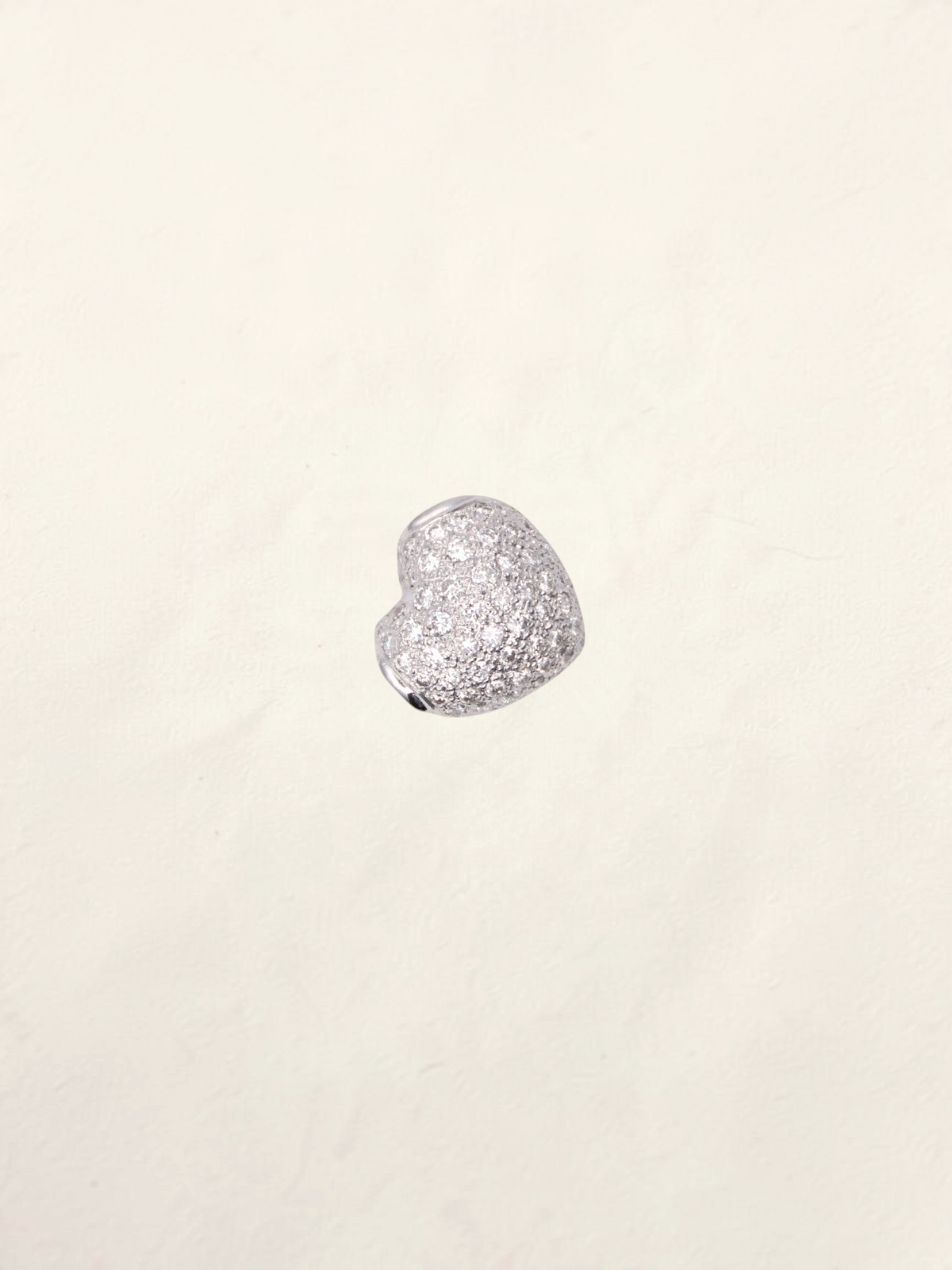 Zafrah 18K white gold heart pendant featuring a pavé diamond setting with 0.95ctw round brilliant diamonds.