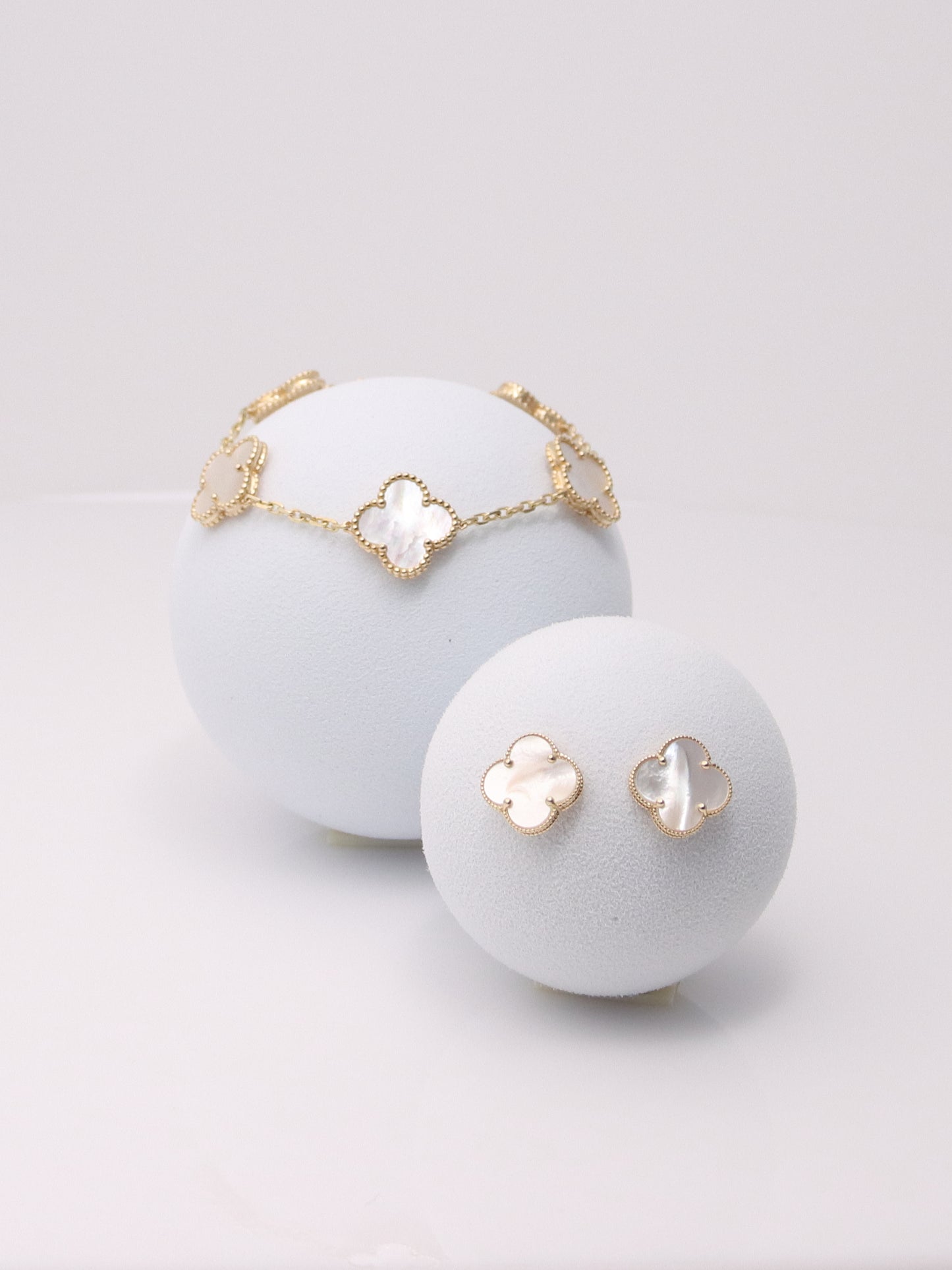 14k Yellow Gold Clover Mother of Pearl Bracelet